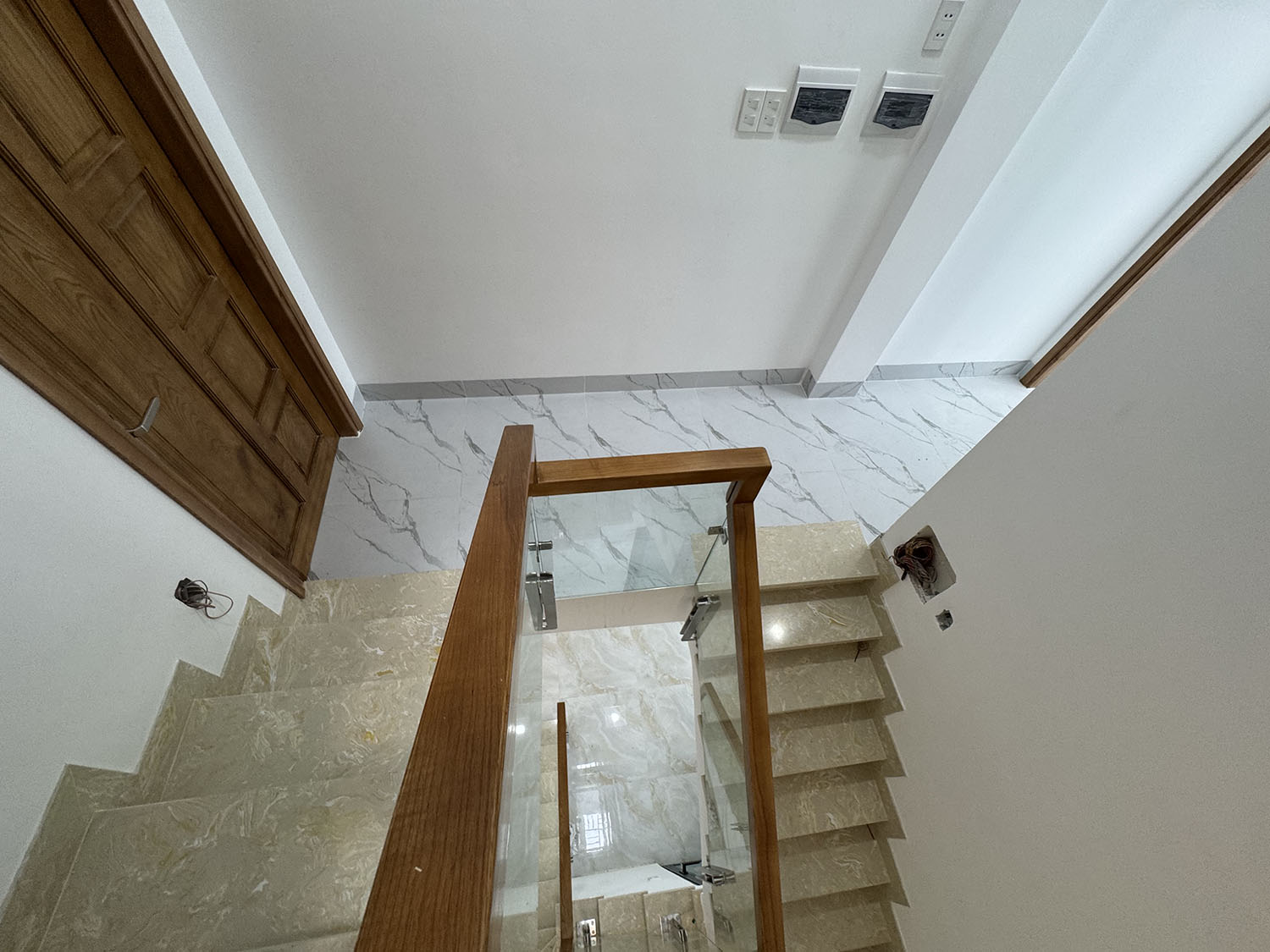 Nhà phố 3 lầu, mới 100% xe hơi đổ cách nhà 10m khu VIP Nguyễn Văn Đậu - Gần Phan Đăng Lưu